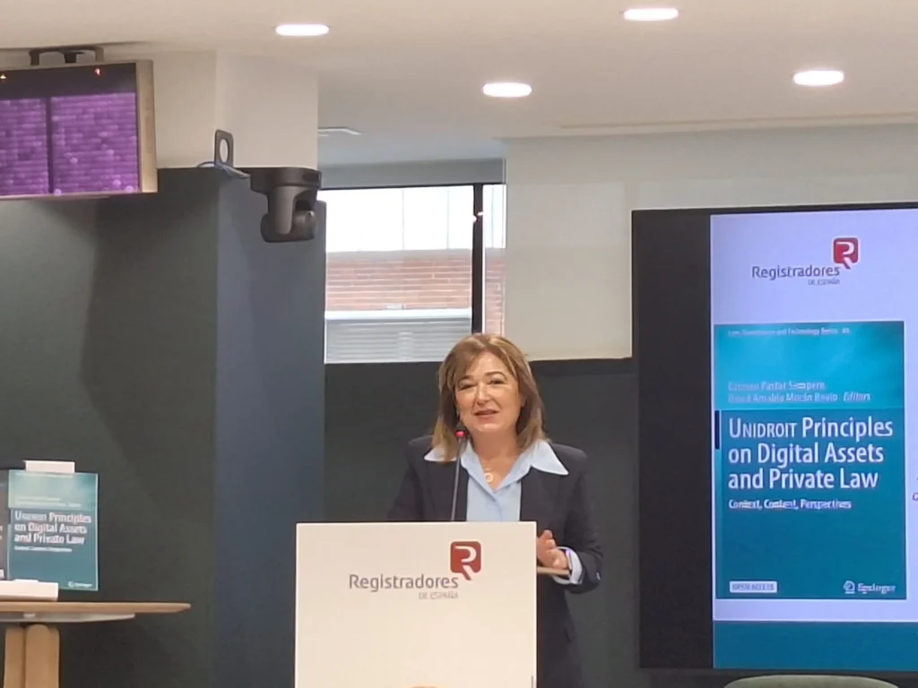 Sesión de apertura de la jornada en el Salón de Actos del Colegio de Registradores de España (Madrid, 16 de abril de 2026).